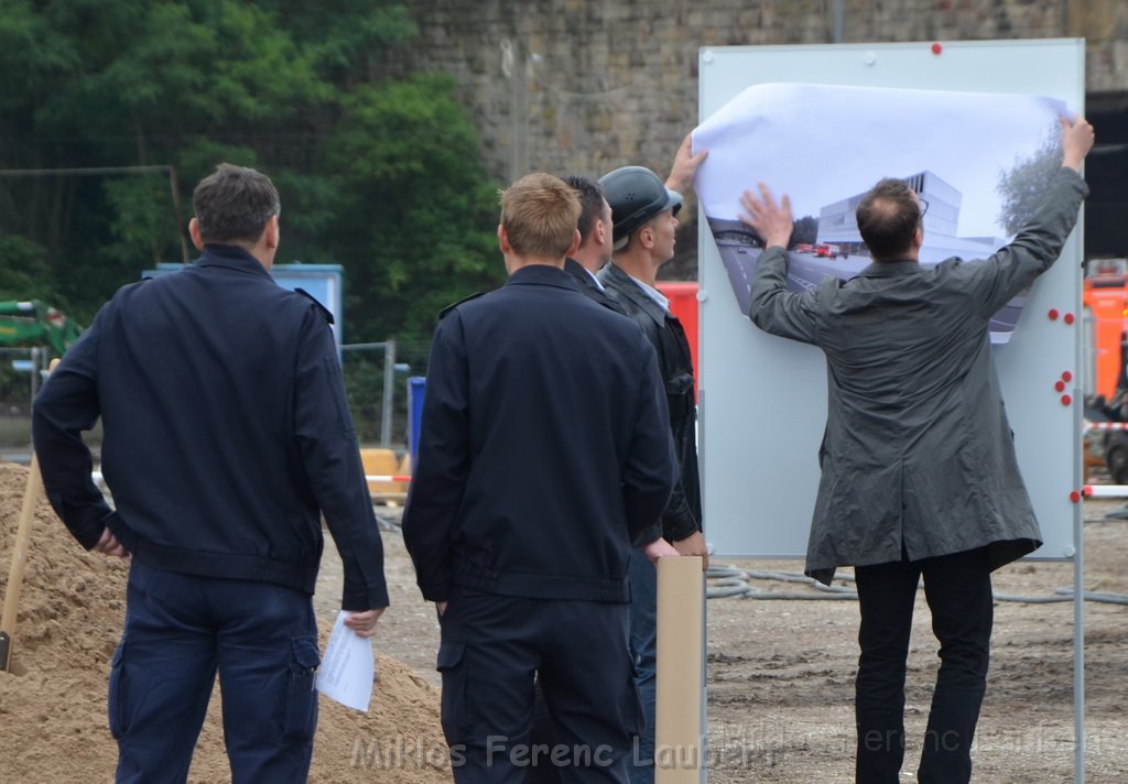 Erster Spatenstich Neues Feuerwehrzentrum Koeln Kalk Gummersbacherstr P034.JPG - Miklos Laubert